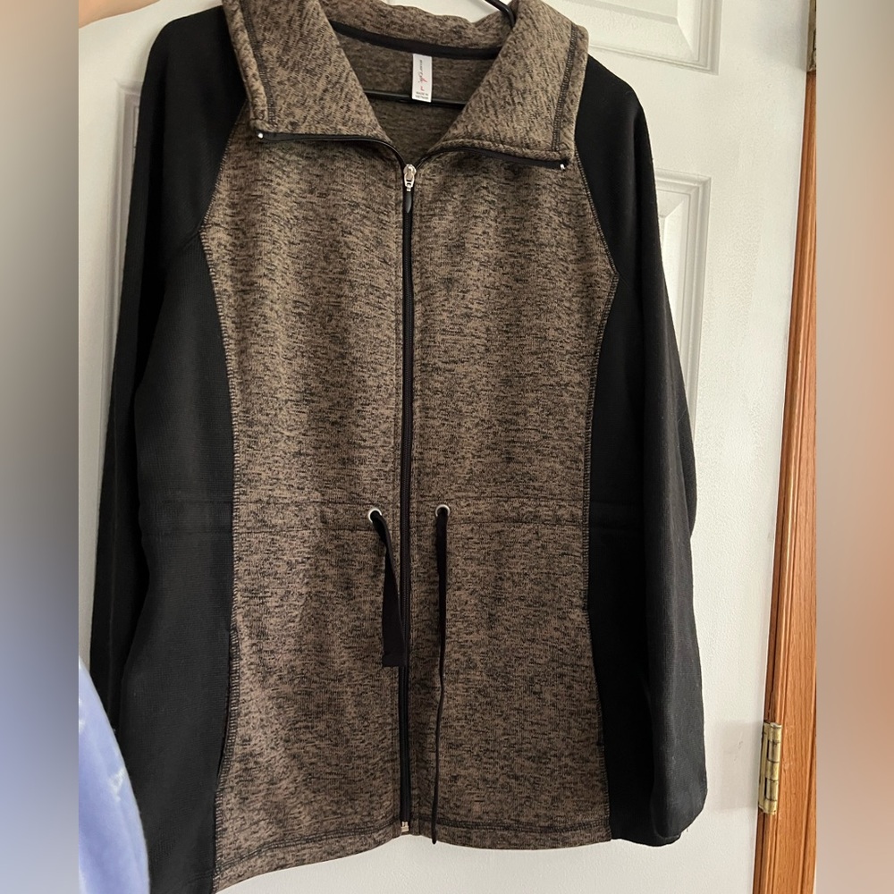 Women’s zip up